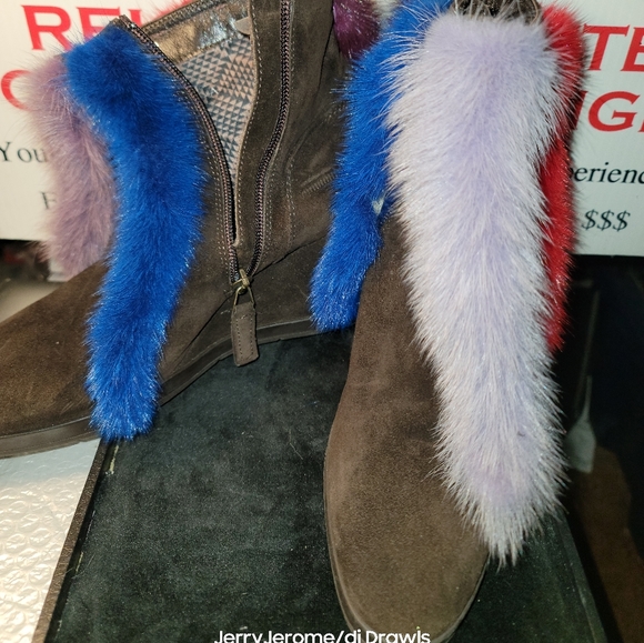 Women's Boots w/ Mink Strips - Picture 2 of 7